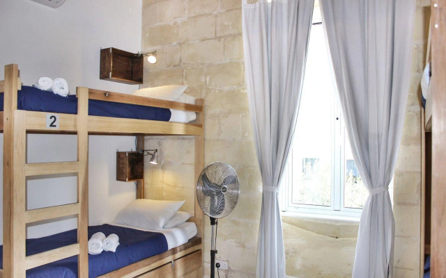 Two Pillows Boutique Hostel