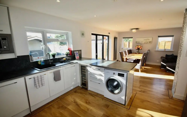 Pamper House Holiday Home And Annex