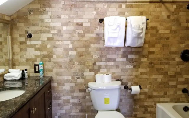 The Lofts at Mendelbaum Cellars