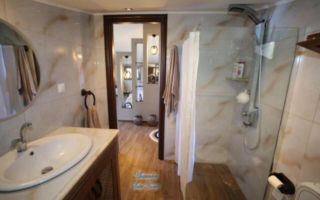 Alexander Suite Home