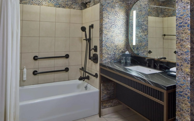 Renaissance Shoals Resort and Spa