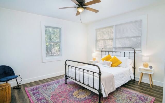 Impressive Cozy Historic 2BR Apt 201 Near Downtown