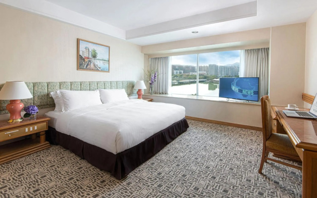Regal Riverside Hotel