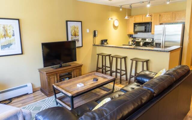 Bright Winter Stay W/skylight 2br/ba Short Stroll To Main St 2 Bedroom Condo by RedAwning