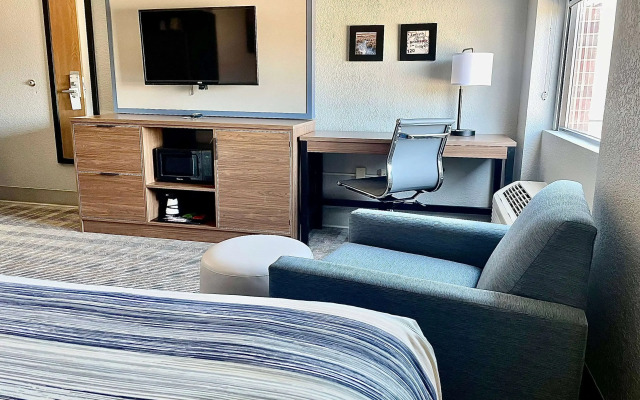 AmericInn by Wyndham Branson & Conference Center