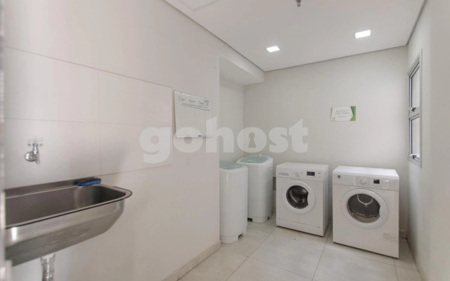 Pequeño estudio moderno en el nuevo centro de Asunción MA001