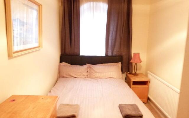 SS Property Hub - Central London Family Apartment