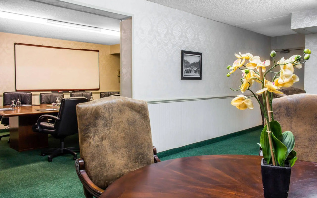 Clarion Hotel Philadelphia International Airport
