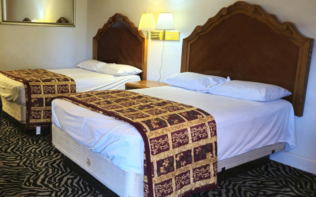 Castle Inn & Suites by OYO Lawton