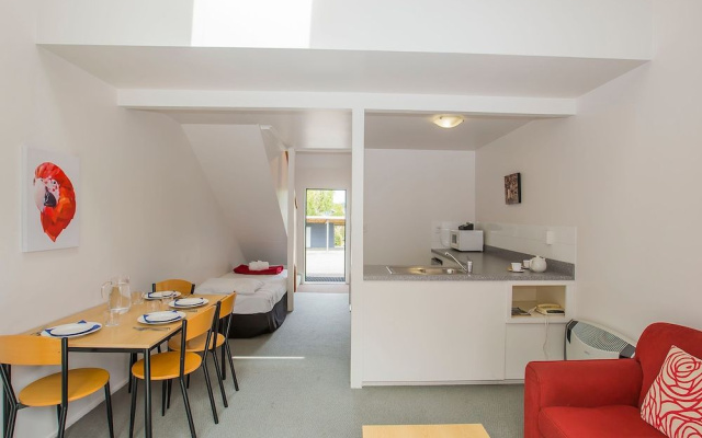 The Claremont Motels & Apartments – Guest Rooms – Martinborough