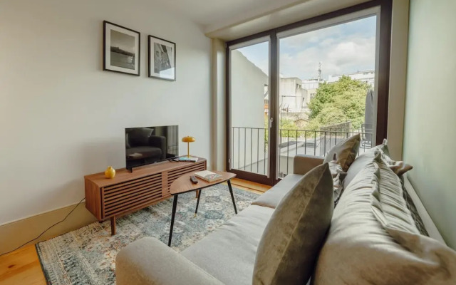 Legacy Oporto Premium Apartment C by Vacationy