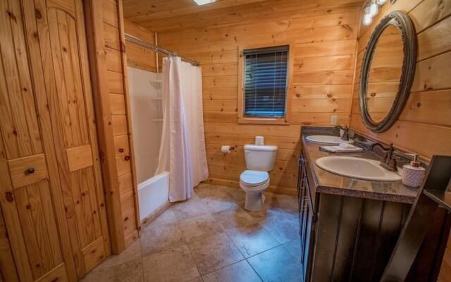 Wolf`s Den-minutes to Blue Ridge