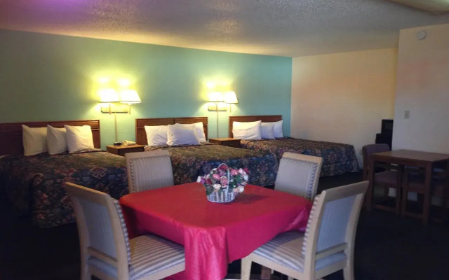 Super 7 Inn Siloam Springs