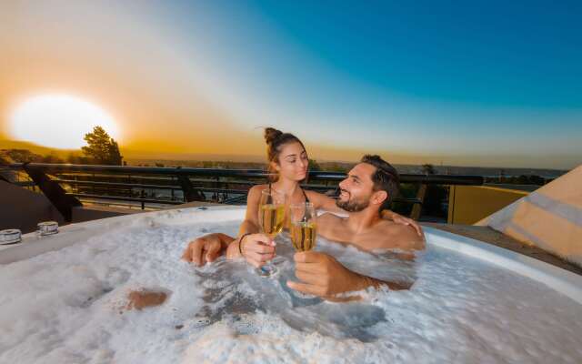 Pinares Panorama Suites & Spa