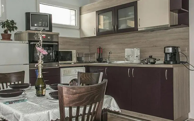 Guest House "Momchil"