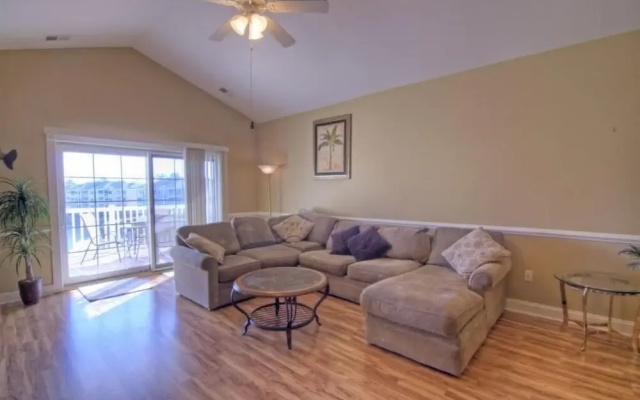 Magnolia Pointe Three-bedroom Apartment 404-4861