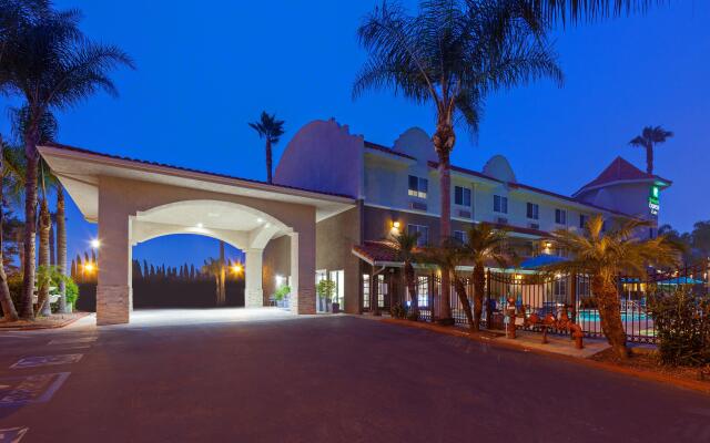 Holiday Inn Express Hotel & Suites San Diego-Escondido, an IHG Hotel