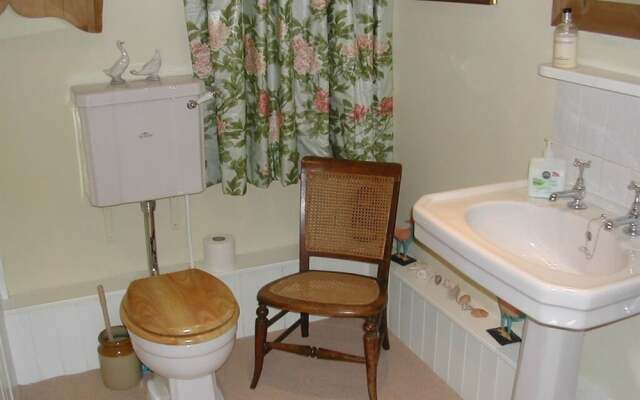 Alltybrain Farm Cottages and B&B