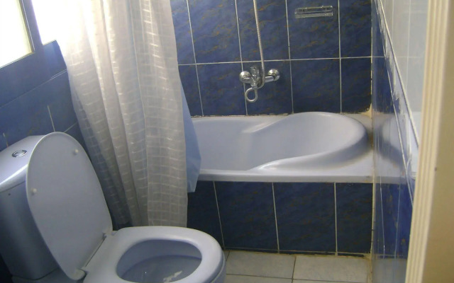 Isis Hostel 2