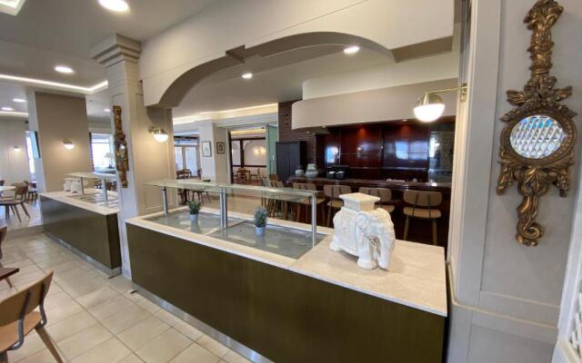 Hotel Platon Beach