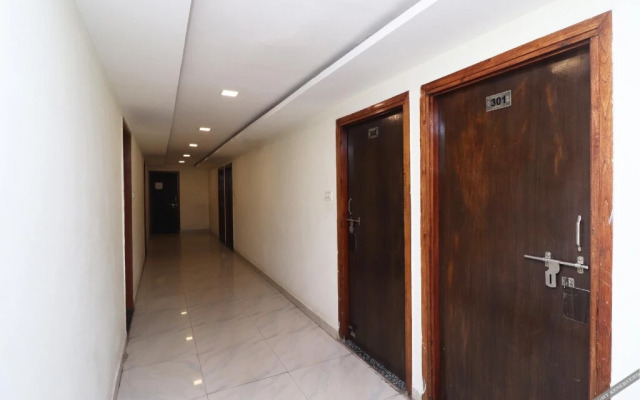 Hotel Metro 7x11 by OYO Rooms