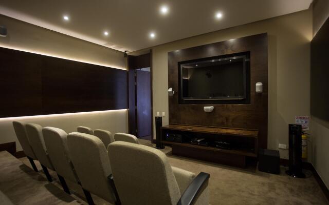 93 Luxury Suites & Residences