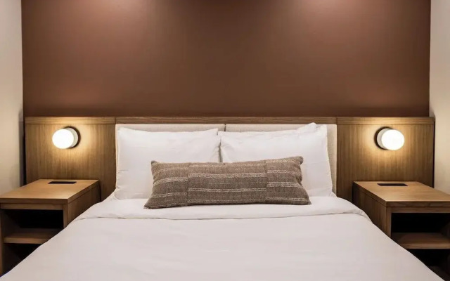 The Dylin by Mint House