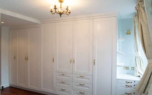 Spacious Holborn Apartment Close to Tube