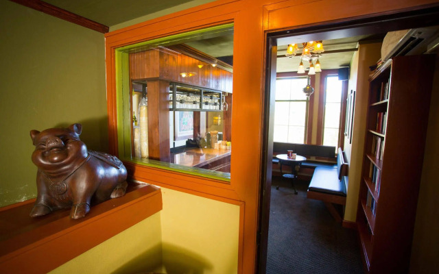 McMenamins Anderson School