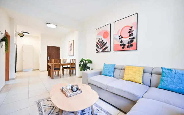 Simple 1BR in the city center by HolyGuest