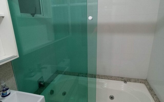 Amplo Apartamento Um Por Andar