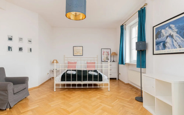 Heart of Gdansk Apartment by Renters