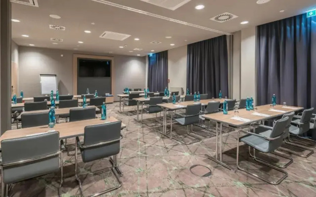 Holiday Inn Hamburg - Berliner Tor by IHG