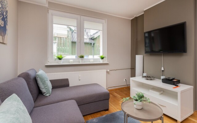 Malczewskiego Apartment by Renters