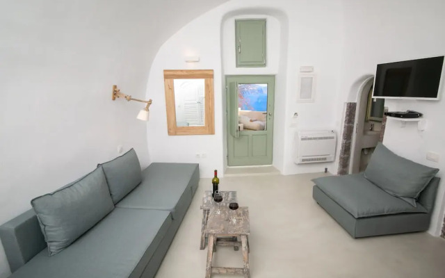 Opsis Cave House