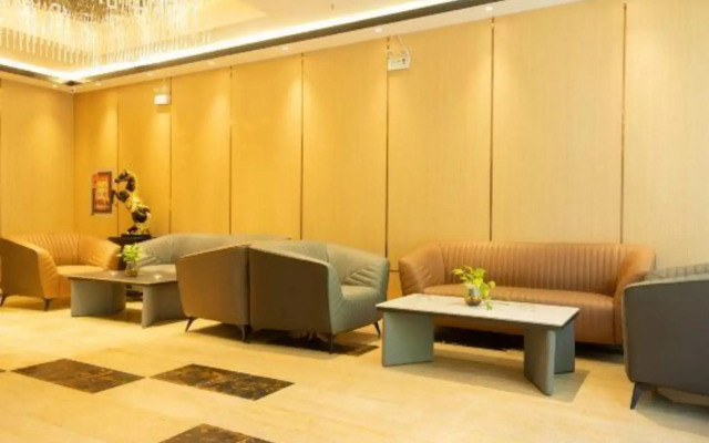 Yining Development Zone Licheng Ruixuan Hotel (Yining Airport)