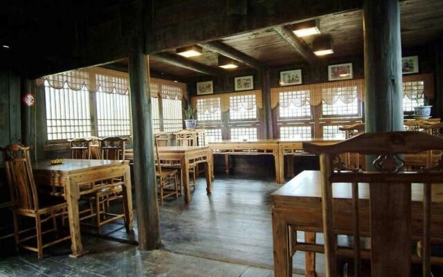 Emeishan Ziranxing Dujiabieyuan Hotel