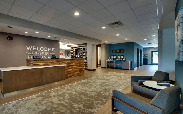 Hampton Inn & Suites Southport