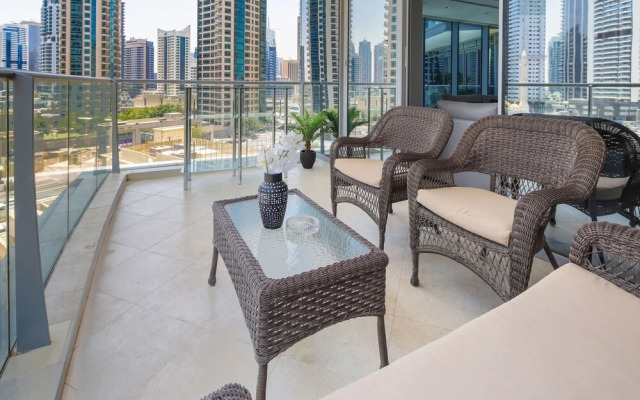 Spacious 2BR Dubai Marina Apartment, Amazing Location!