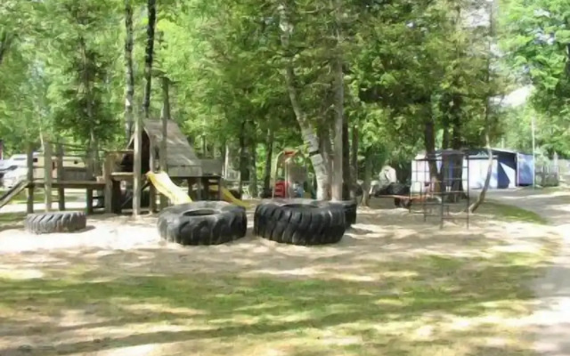 Jell-E-Bean Campground and Trailers