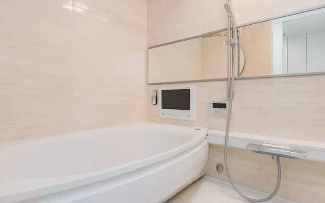 Osaka Higobashi Suite Room 301