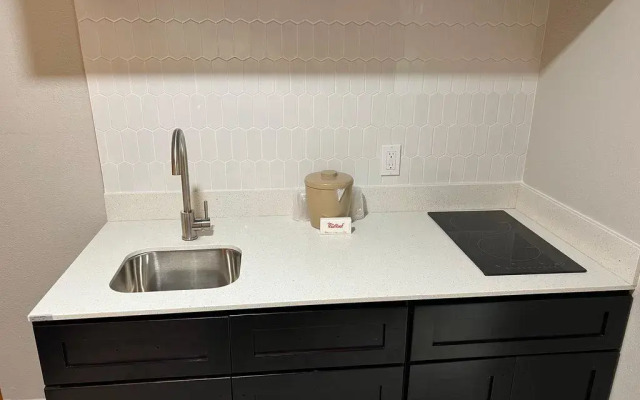 Red Roof Inn & Suites Mt Holly - McGuire AFB