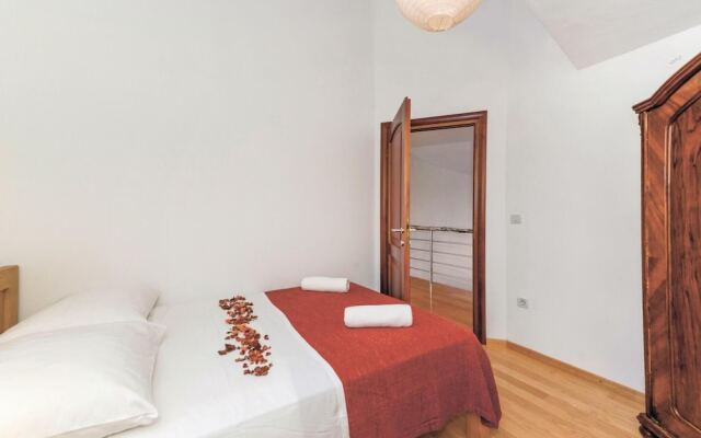 Awesome Home in Zaboric With 5 Bedrooms and Internet