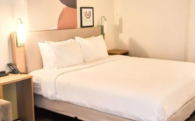 Spark by Hilton Denver East I 70