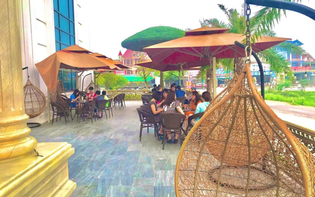 Minh Phu Diamond Palace hotel