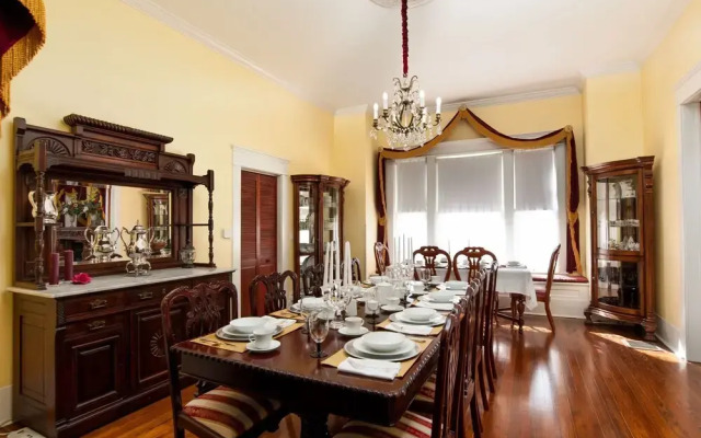 Oaklea Mansion Bed and Breakfast