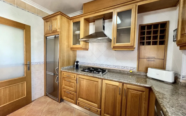 Quarteira Classic With Pool by Homing
