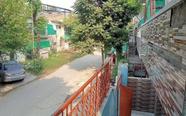 New White Rose Guest House