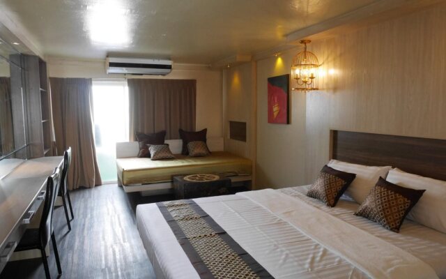 The Montana Lodge-Sathorn