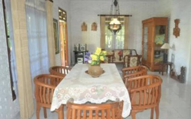 Sembiran Private Guest House